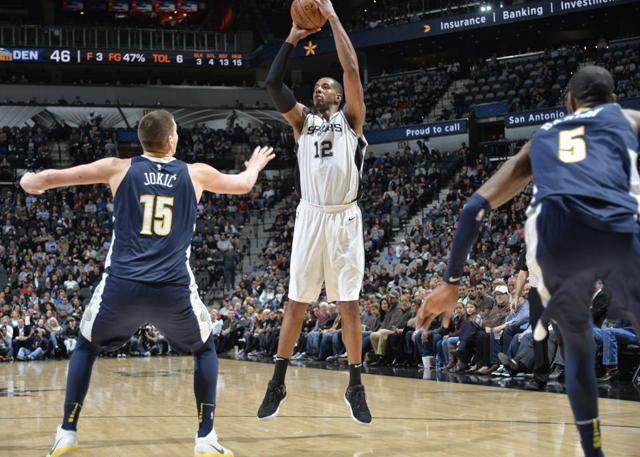 在线体育-【人物】提前下车！阿德的6年马刺生涯 遗憾大于喜悦